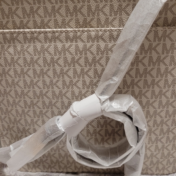 Bag - Picture 3 of 8